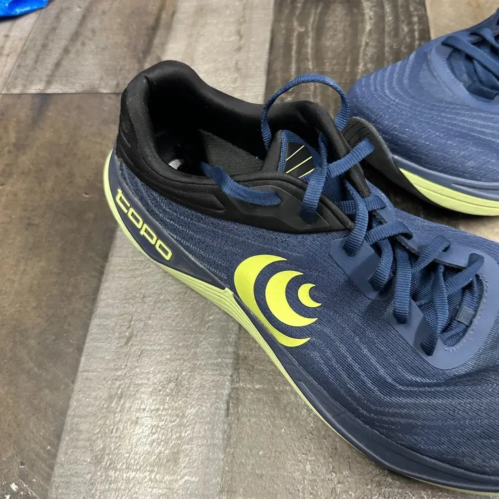 Topo Ultrafly 5 Running Shoes in Navy‎ Lime Men's Size 12 Sneakers